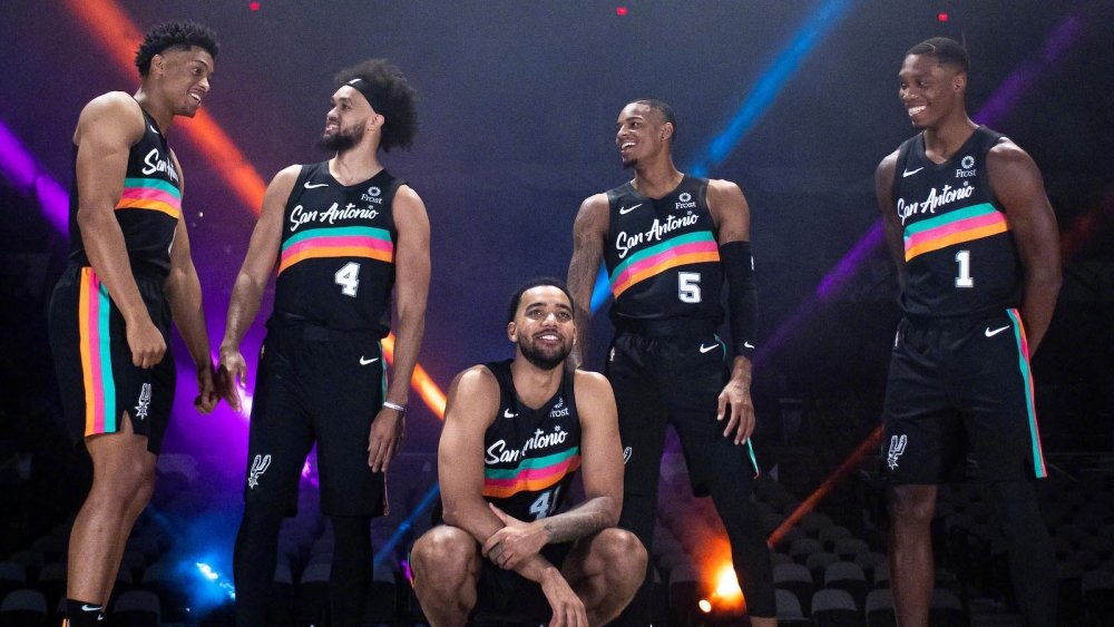 世体：拉什福德提升巴萨角球转化效率，但直接任意球仍需努力（世体：拉什福德助巴萨角球效率上扬，直接任意球仍有提升空间）