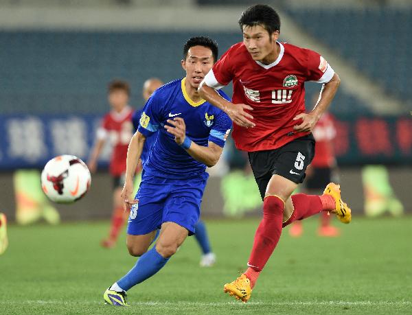 李弘权三分球如雨点般落下，上海队11-0狂潮席卷全场（李弘权外线火力全开，上海队一波11-0高潮主宰全场）