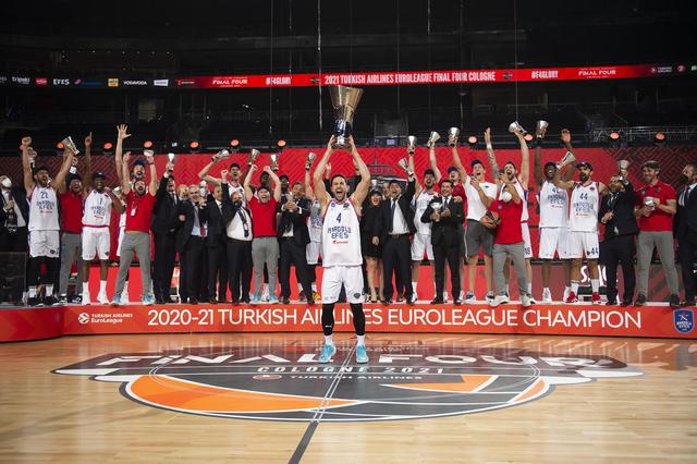 塞斯·库里谈首秀：刚上场时有点紧张，队友非常懂我的打法（塞斯·库里谈首秀：初登场略显紧张，队友很了解我的打法）