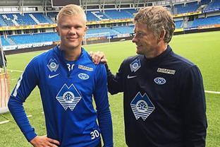 川超联赛首次出现熔断，成都66分钟8-0巴中直接结束比赛（川超联赛首现熔断：成都66分钟8比0巴中，比赛提前终止）