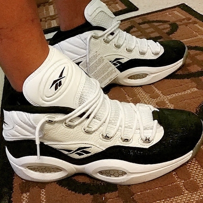 欧冠之夜法国海外球员表现：萨利巴尝试后腰，乌帕决定性（欧冠之夜法国留洋球员亮点：萨利巴客串后腰，乌帕梅卡诺发挥决定性作用）