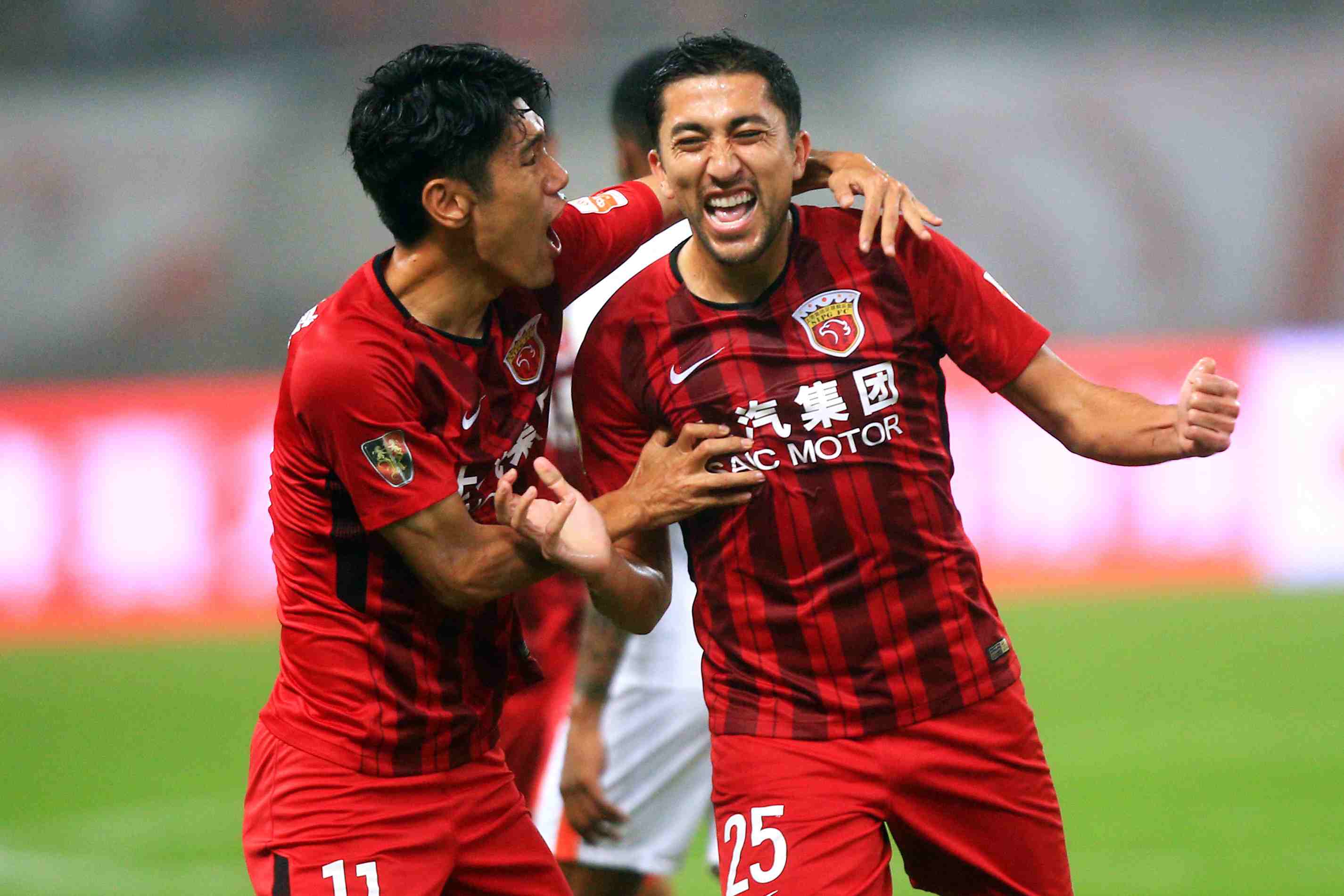 C罗晒与特朗普合照：感谢总统先生的邀请和热情欢迎（C罗分享与特朗普合影：感谢总统的邀请与热情接待）