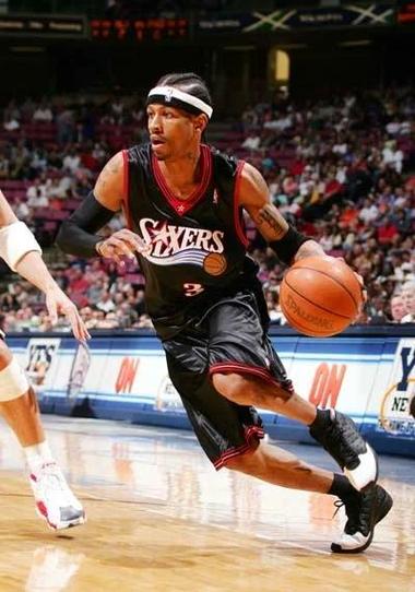 亚马尔：不会去想我是西班牙足球的新旗帜；目前没感到过压力（亚马尔：不把自己当作西班牙足球新象征，目前尚未感到压力）