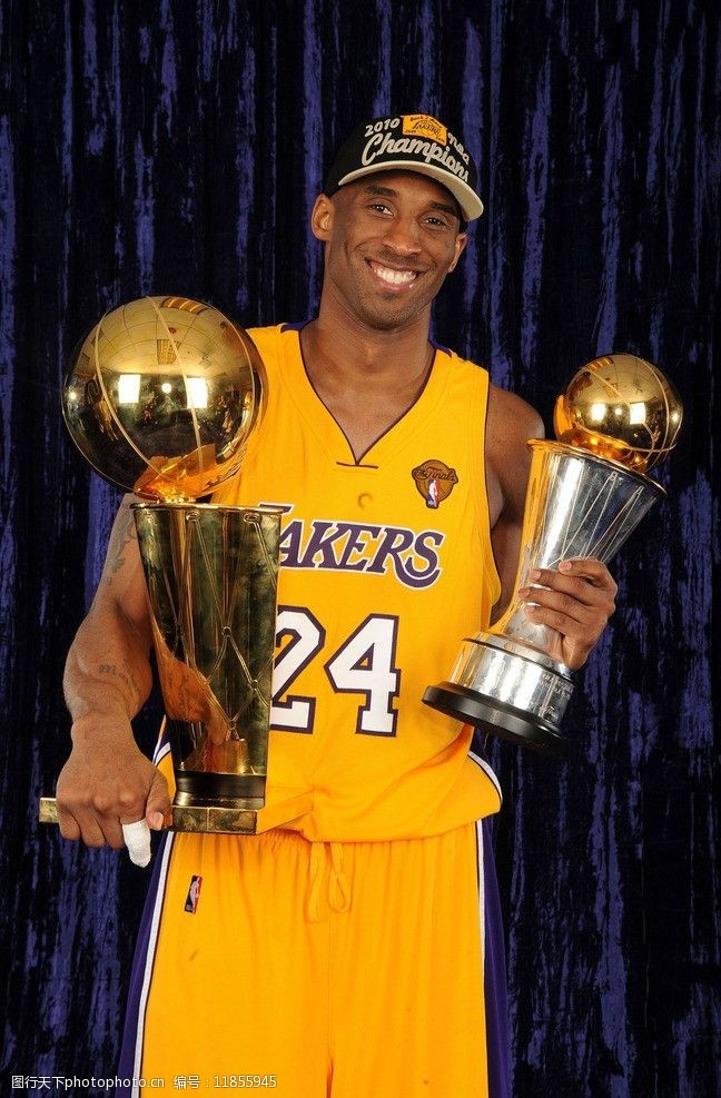 詹姆斯篮板抢断关键时刻锁定胜局（詹姆斯关键时刻抢板断球，锁定胜利）