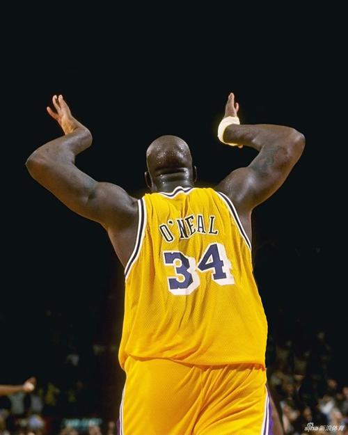 德天空：那不勒斯想签弗赖堡中场曼赞比顶替受伤的德布劳内（德天空：那不勒斯欲引进弗赖堡中场曼赞比，填补德布劳内伤缺）