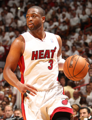 法国队11月大名单：姆巴佩领衔，坎特、谢尔基在列（法国队11月名单公布：姆巴佩挂帅，坎特与谢尔基入选）