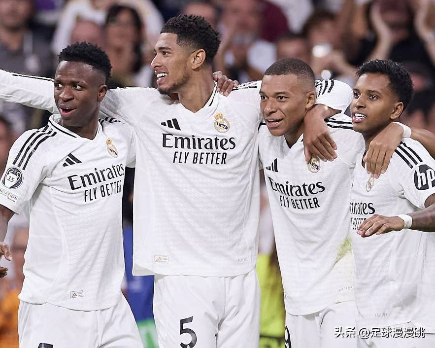 AC米兰在意大利杯负于拉齐奥，终结13场不败，放弃杯赛以专注意甲，凸显战略调整。（AC米兰意杯不敌拉齐奥，13场不败告终，弃杯专攻意甲显战略转向）