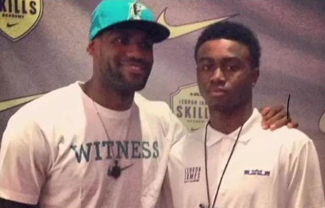 与老佛爷“离婚”？拉波尔塔：我们从未结婚，所以谈不上离婚（被指与老佛爷“离婚”，拉波尔塔回应：从未结婚，何谈离婚）