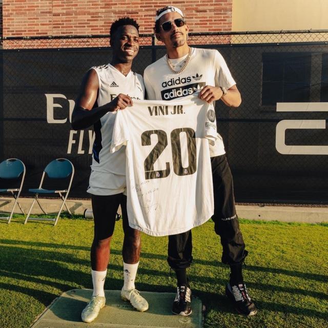 莫雷托：那不勒斯想在冬窗从罗马引进洛伦佐-佩莱格里尼（莫雷托称那不勒斯有意在冬窗从罗马签下洛伦佐-佩莱格里尼）