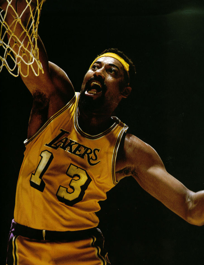 成都蓉城在中超和足协杯表现不佳，古尔芬克尔可能离队，周定洋面临续约问题，俱乐部需补强阵容。（中超足协杯双线低迷，成都蓉城或失古尔芬克尔、周定洋续约成疑，亟待补强阵容）