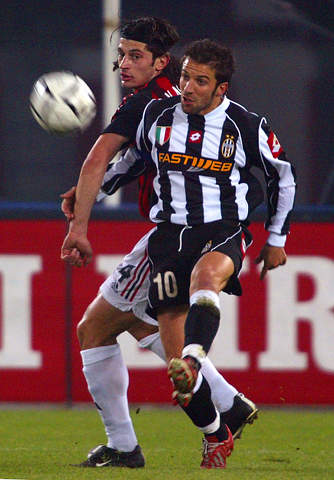 法尔克：拜仁仍在密切关注DV9，同时也对弗兰库利诺-朱感兴趣（法尔克：拜仁仍紧盯DV9，亦对弗兰库利诺-朱有意）