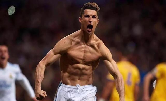 进攻受阻！灰熊半场无人得分上双，三分命中率仅为13.3%（灰熊半场哑火：无一人得分上双，三分仅13.3%）