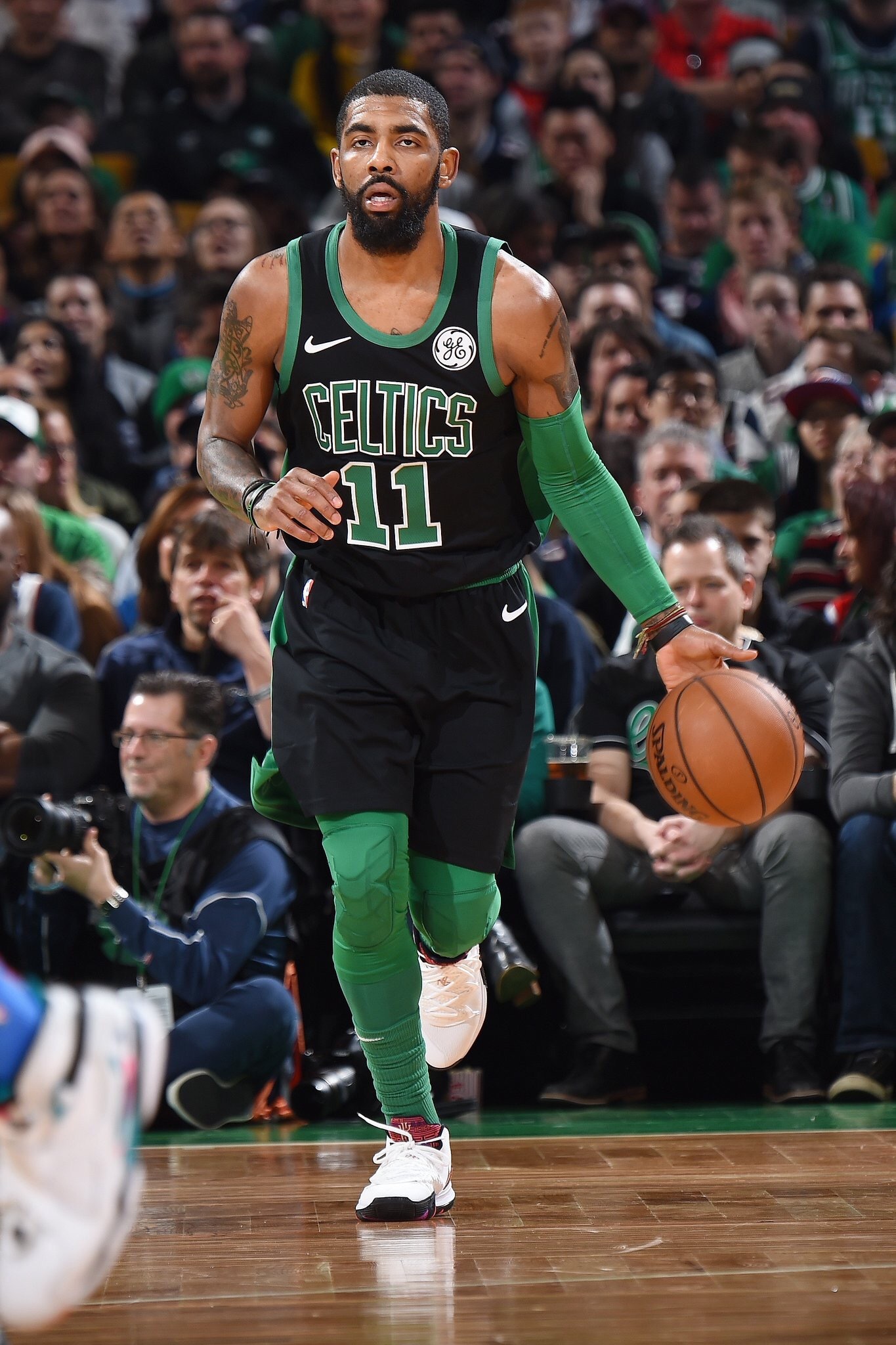 中甲战报：莱昂纳多传射，重庆铜梁龙2-0嘉定汇龙升入中超（中甲赛报：莱昂纳多传射建功，重庆铜梁龙2比0击败嘉定汇龙冲超成功）