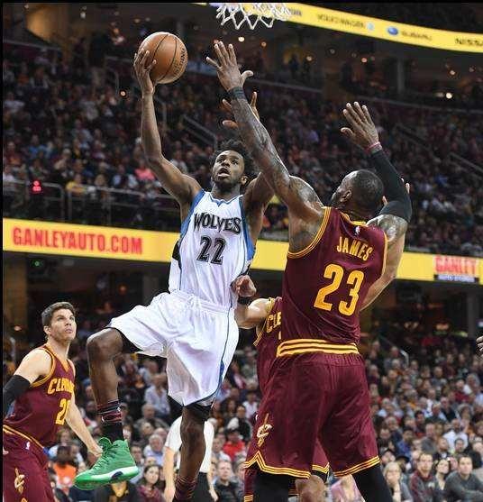 意甲半场：内雷斯双响，那不勒斯3-0亚特兰大（意甲上半场：内雷斯梅开二度，那不勒斯3-0领先亚特兰大）