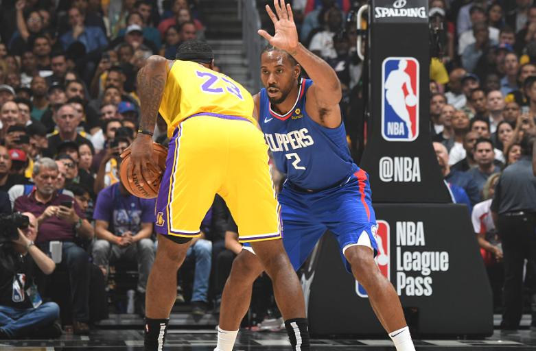 北京女排17岁副攻金佳宝排超首秀表现亮眼（北京女排17岁新星金佳宝排超处子秀惊艳全场）