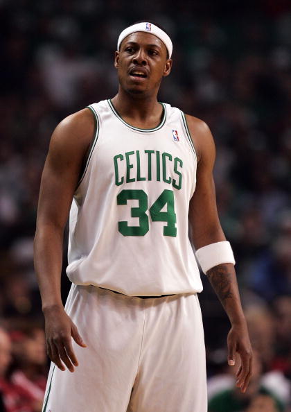 西蒙斯：很开心见到孙兴慜，他是热刺传奇&我很荣幸继承7号（西蒙斯：与孙兴慜相见很开心，他是热刺传奇，能接过7号我深感荣幸）