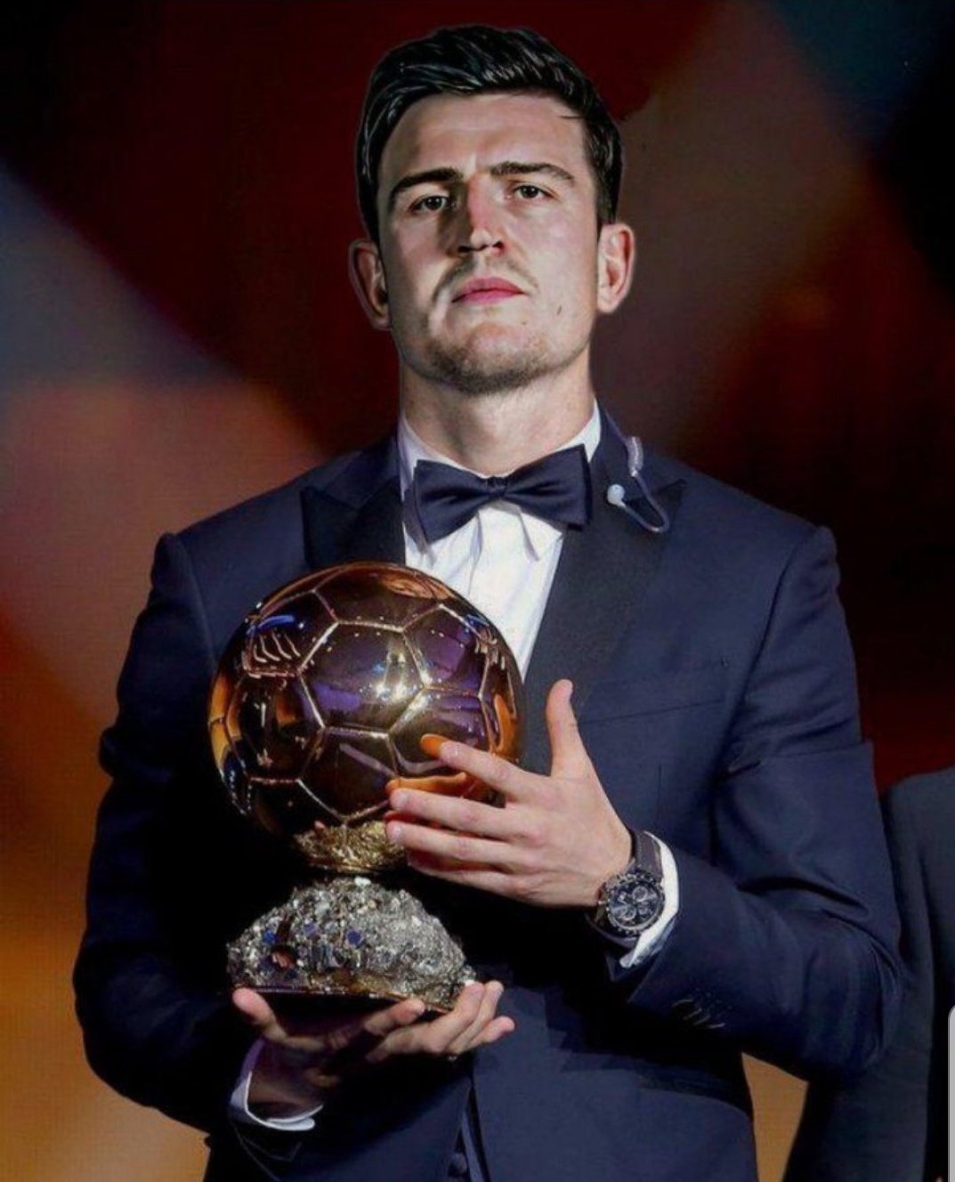 文胖：詹姆斯一直追求薪水最大化，但留湖人就不可能拿顶薪了（文胖：詹姆斯始终追求薪资最大化，留守湖人注定无缘顶薪合同）