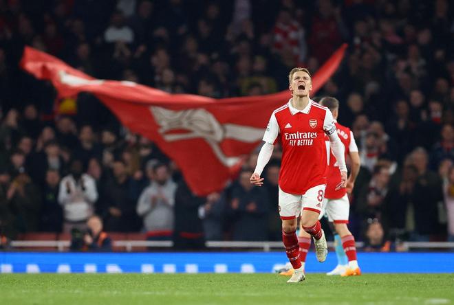 侯森：真不想看到一次次从门里捡球了；我们离不了球迷的支持（侯森：不想再一次次从球门里捡球，球队离不开球迷的支持）