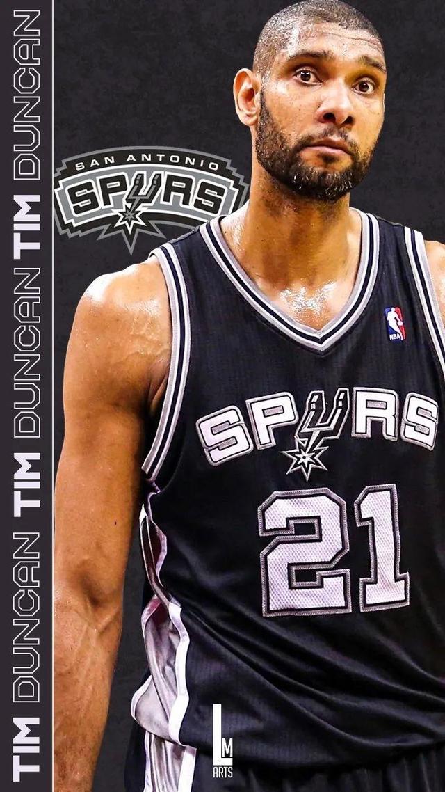 媒体人：山西男篮下午登上了前往杭州飞机，准备12日揭幕战（据媒体人称，山西男篮今日下午乘机飞赴杭州，备战12日揭幕战）