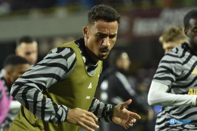 孔帕尼年终信致信球迷：2025凯恩圆梦，2026保持活力（孔帕尼年末寄语球迷：2025凯恩圆梦，2026延续活力）