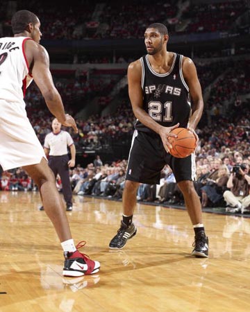 贝蒂斯迎战巴塞罗那：西甲第15轮焦点战一触即发！（西甲第15轮重头戏：贝蒂斯对阵巴塞罗那，开战在即！）