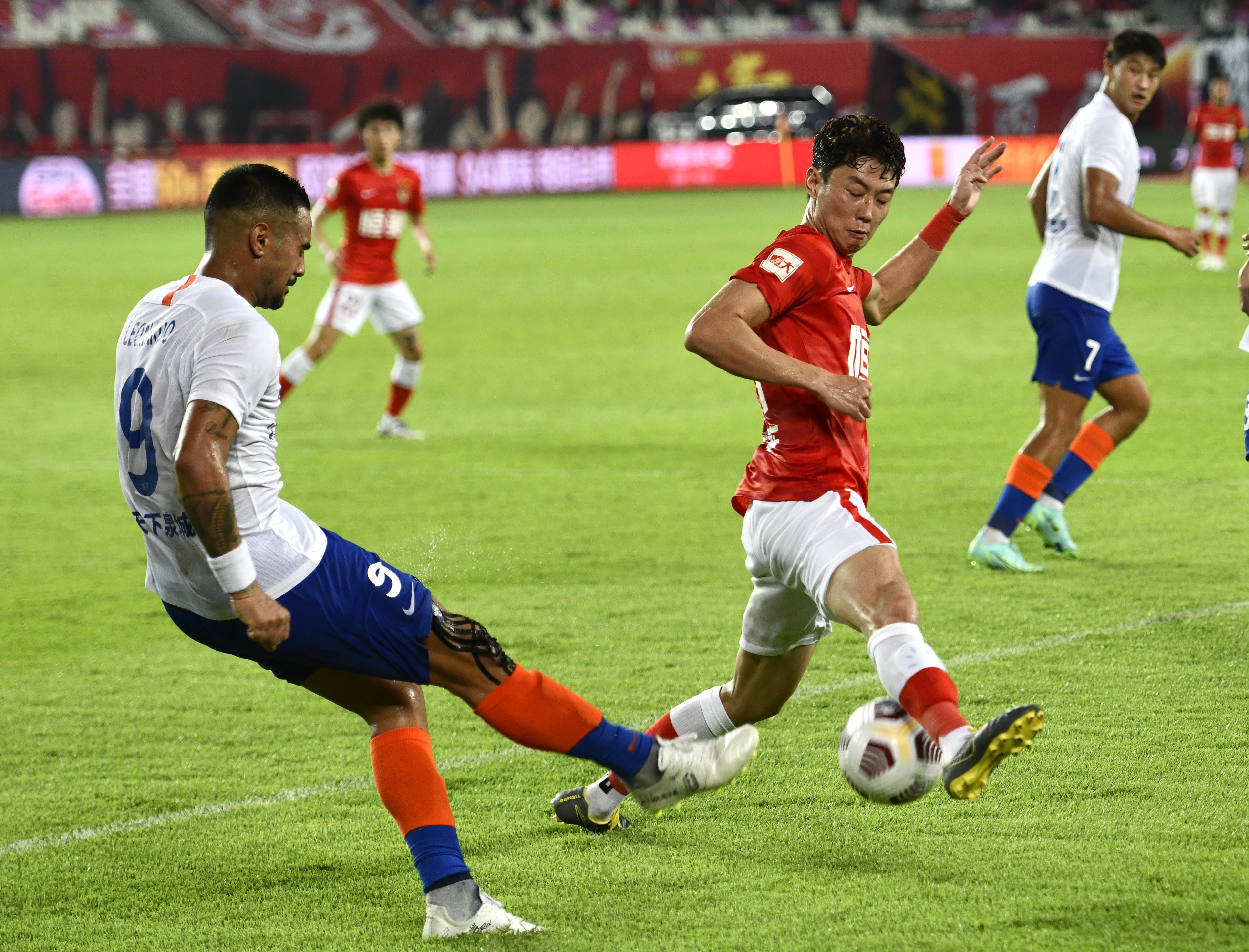 亚精英积分榜：中超三队倒数前三，海港2分垫底申花4分倒二（亚精英联赛积分榜：中超三队包揽末三位，海港2分垫底，申花4分居倒二）