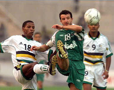 不敌火箭吞下三连败 湖人输在哪儿？（火箭送湖人三连败 败因何在？）